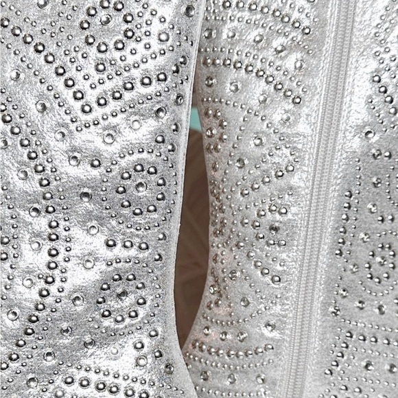 Silver Rhinestone Cowgirl Boots, 7.5 size - Picture 3 of 6